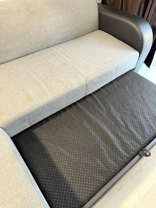 Vând mobilă living + canapea extensibilă – stare foarte bună