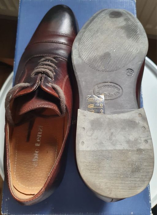 Vand pantofi de piele