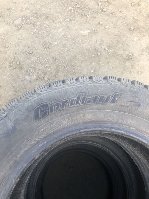 Продам шины зимние шипы