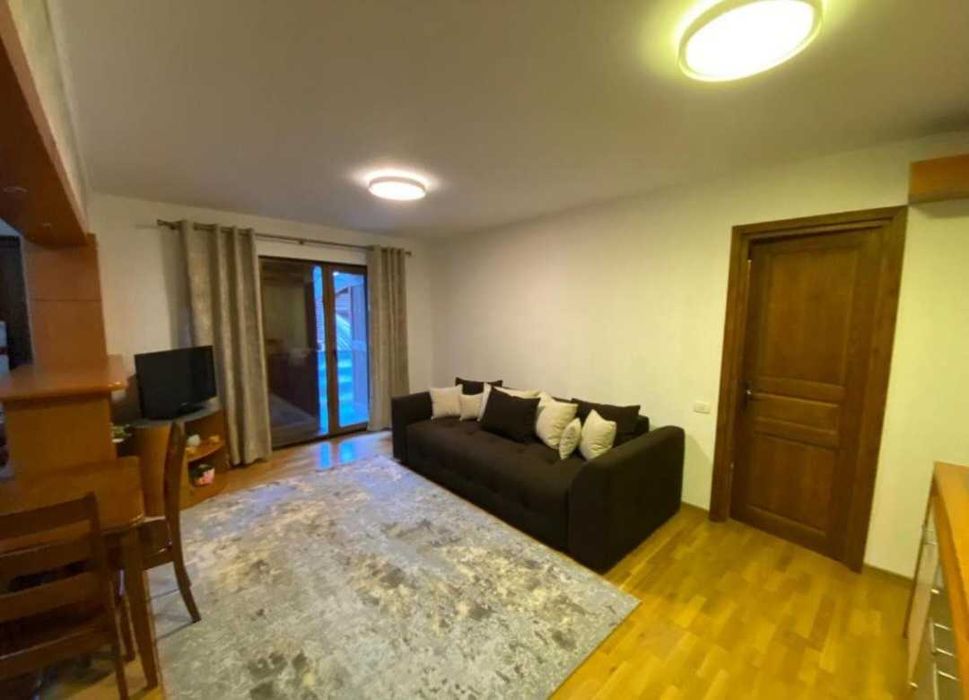 Inchiriez apartament 3 camere Sinaia ,Zona Ultracentrala