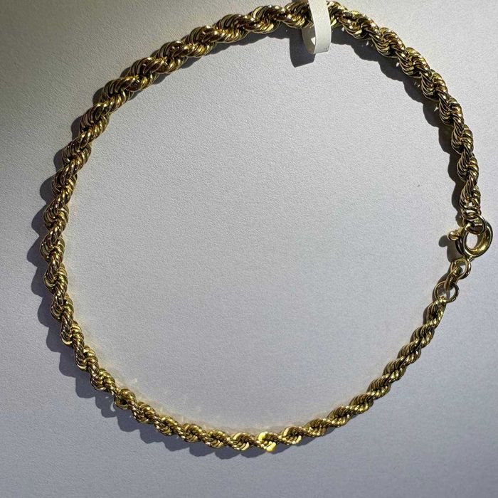 bratara aur  (efn) StarAmanet