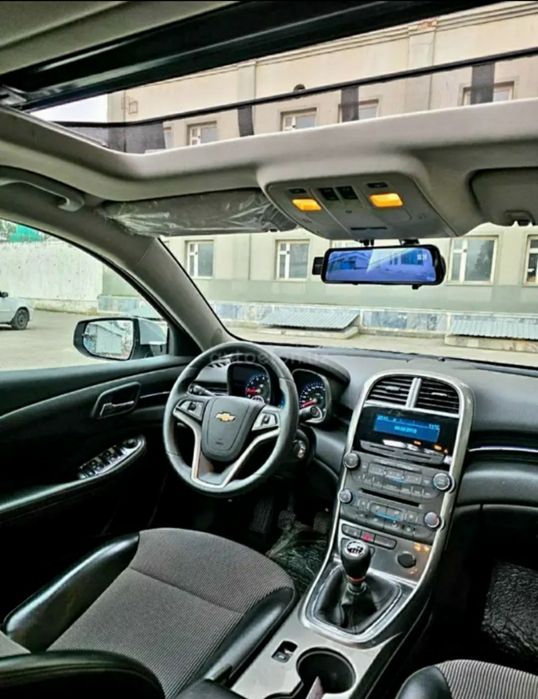 Малибу.1. Позиция.2. Механика. Люк. Краска тоза. Бензин. 2012.