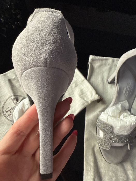 Обувки hermes с висок ток,естествена сива кожа