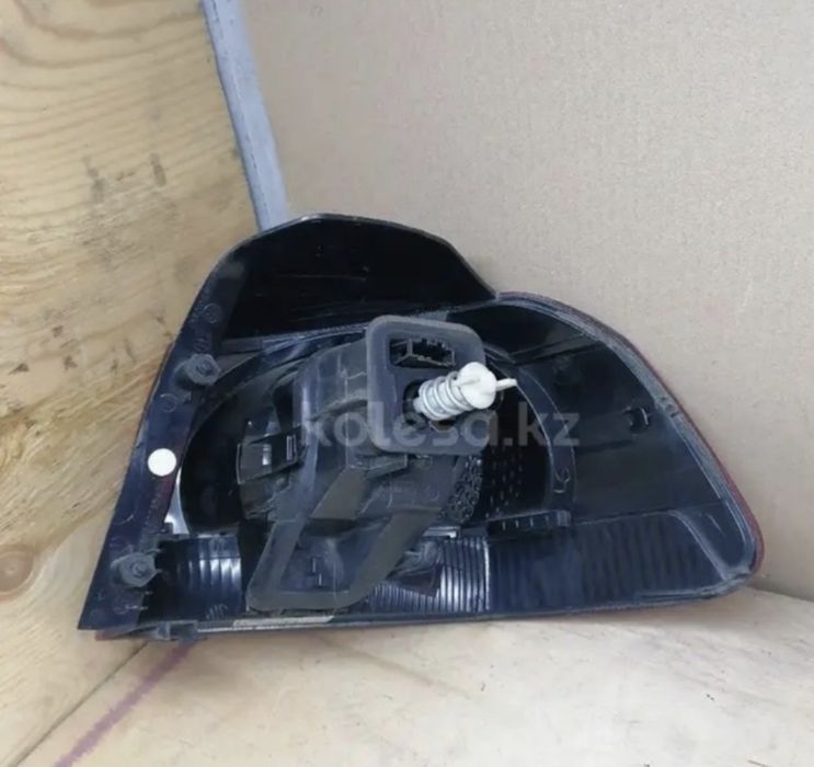 Задний левый фонарь Гольф-6