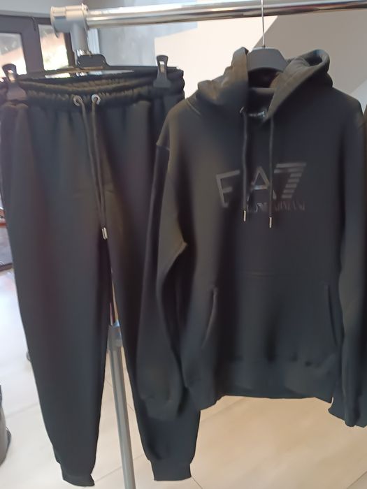 Trening pentru bărbați Armani doar s