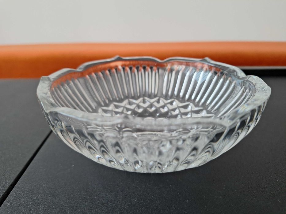 Scrumiera veche din cristal