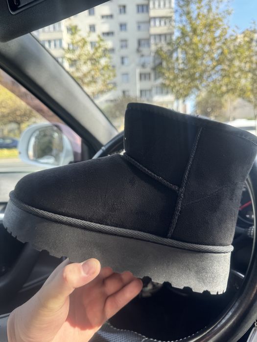 Ugg dama imblanite
