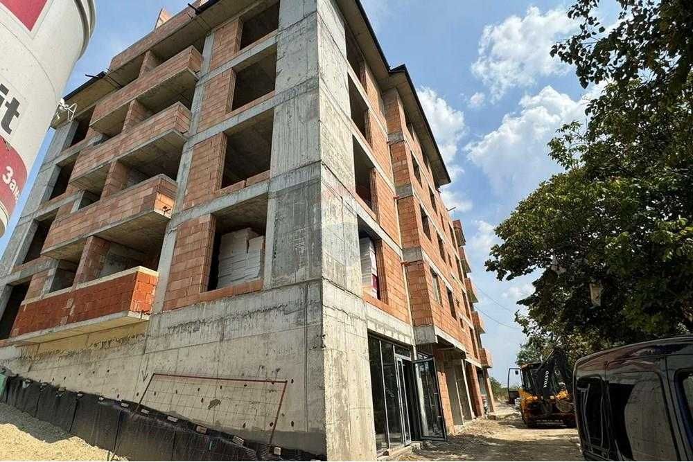 Продава се Двустаен апартамент в Шумен, Тракия - 56 кв.м за 1220 €/кв.м - Снимка #1