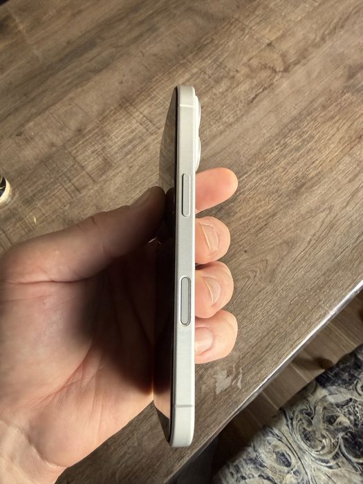 iPhone 16 память 128