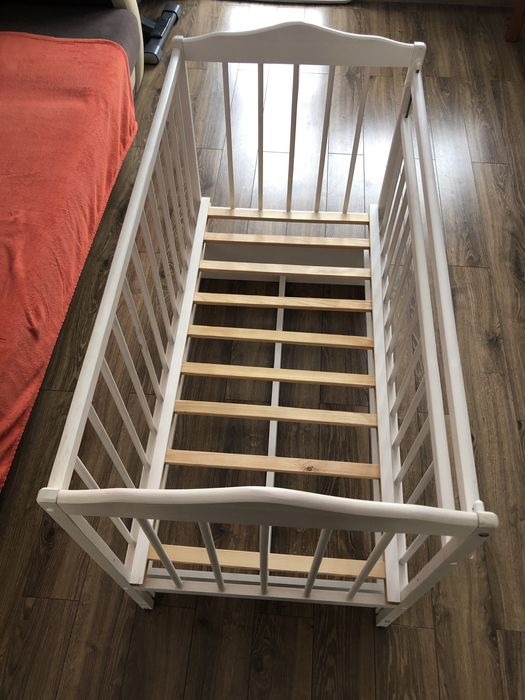 Продам детскую кроватку б/у