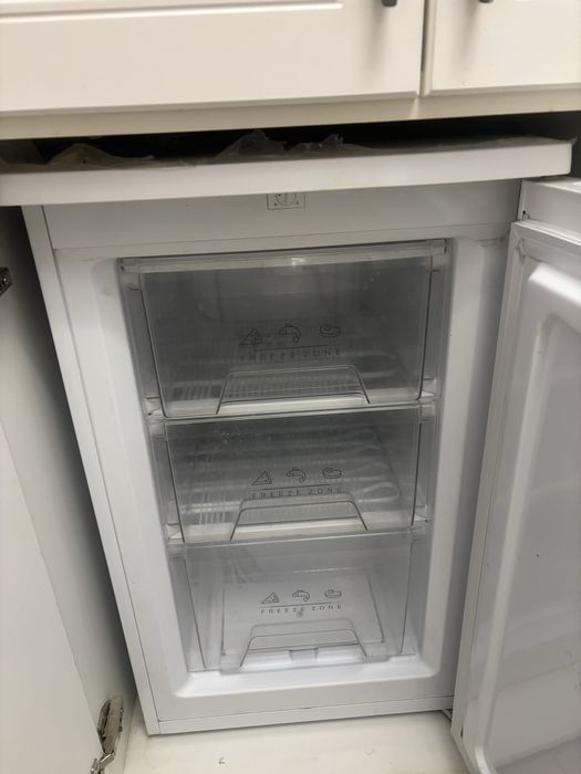 Продам морозильник