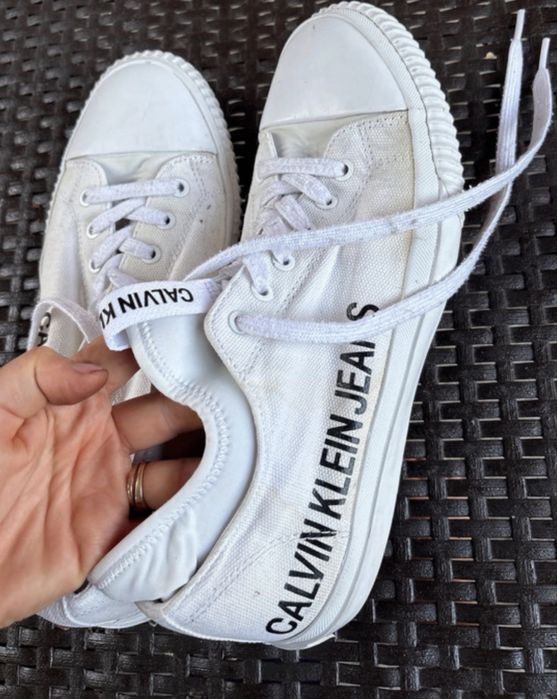 tenesi calvin klein 43