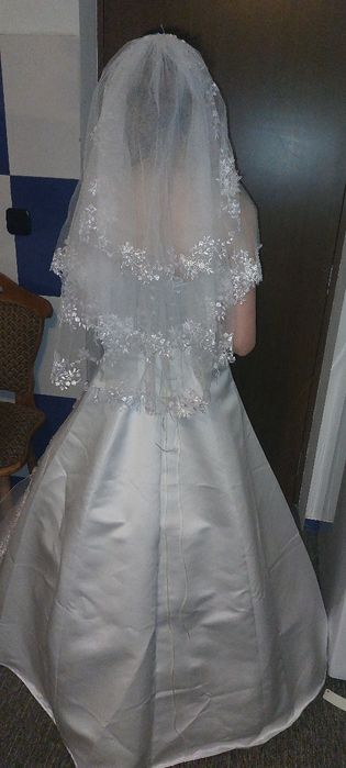 Rochie de mireasă superbă purtată o dată