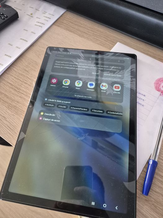 Pachet tableta Samsung Galaxy tab 8 display ciobit, touch funcțional  + tastatura bt