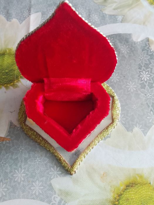 Продам шкатулку для украшений