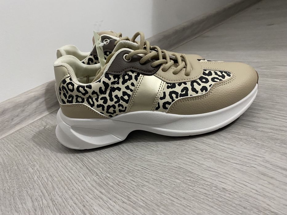 Дамски   сникърси