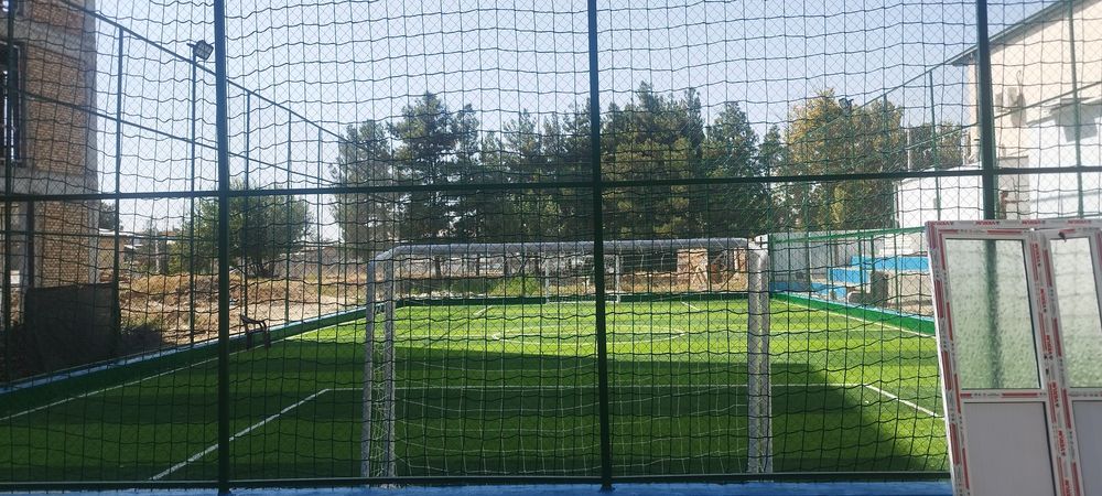Mini futbolniy polya