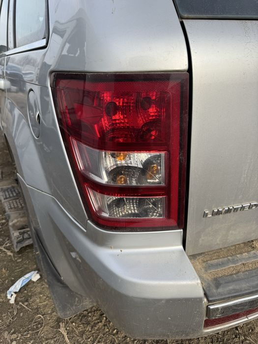 Tripla stop spate stanga dreapta jeep grand cherokee 2005 - 2010