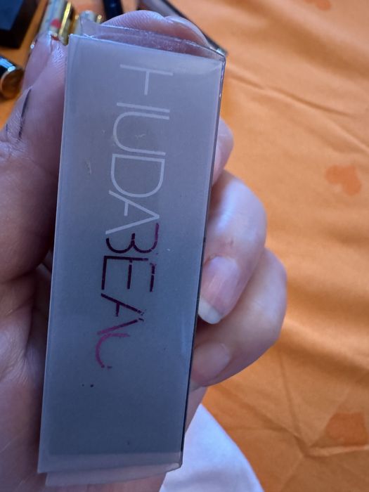 Vand diverse machiaje unele sunt noi unele sunt probate