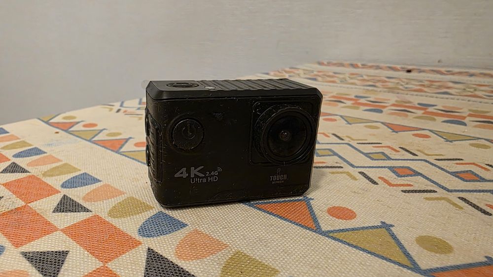 экшн-камера F100B