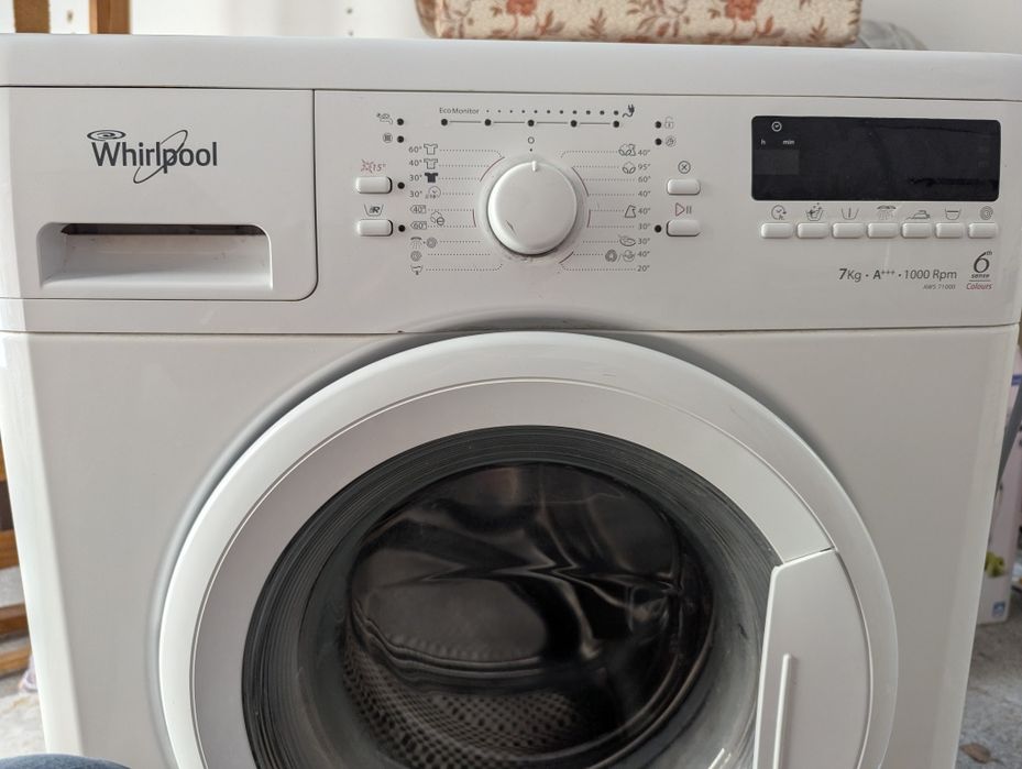 Mașina spalat rufe Whirlpool 6 sense, slim