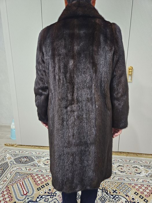 Продам норковую шубу