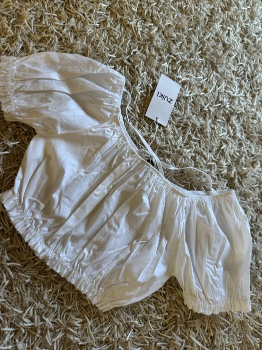 top zuiki alb cu eticheta