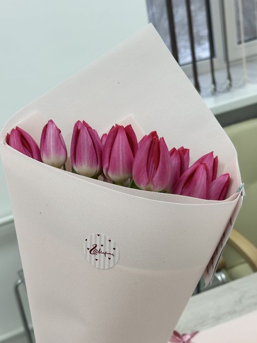 Тюльпаны с оформлением