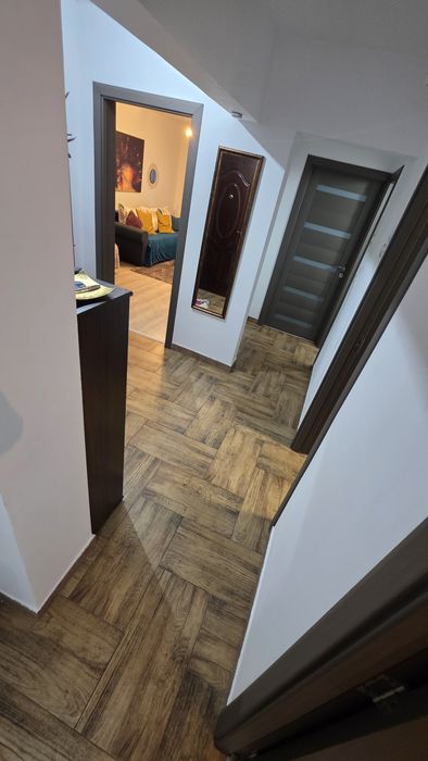 Apartament 2 camere de închiriat.