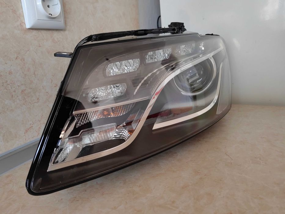 Фар Audi Q5 Bi-Xenon LED ляв / Фар Ауди Кю5 ксенон Оригинален