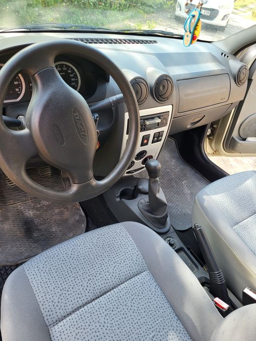 Vând autoturism Logan
