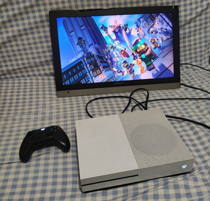 Xbox One S 1tb с играми