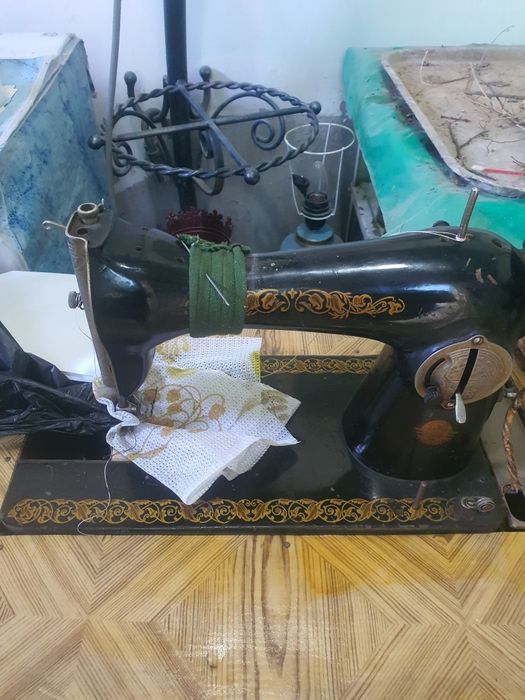 Швейная  машина в рабочем состоянии  строчка идеальная