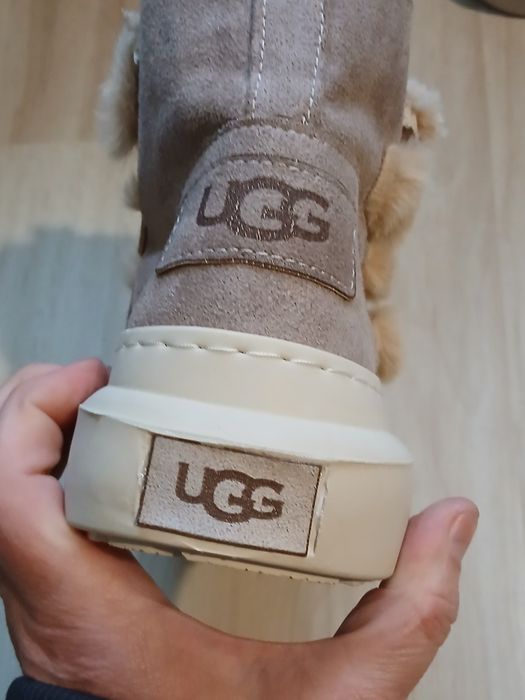Обувки  (боти )UGG Намаление