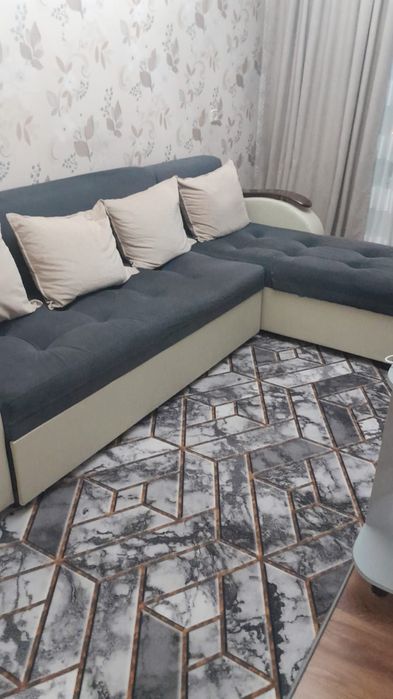 Продается диван с подушками В комплекте