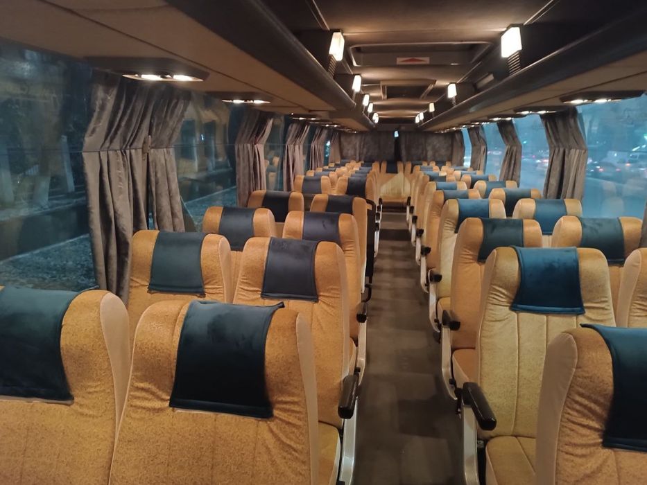 2016 yil avtobus Mersedes bens sotiladi.