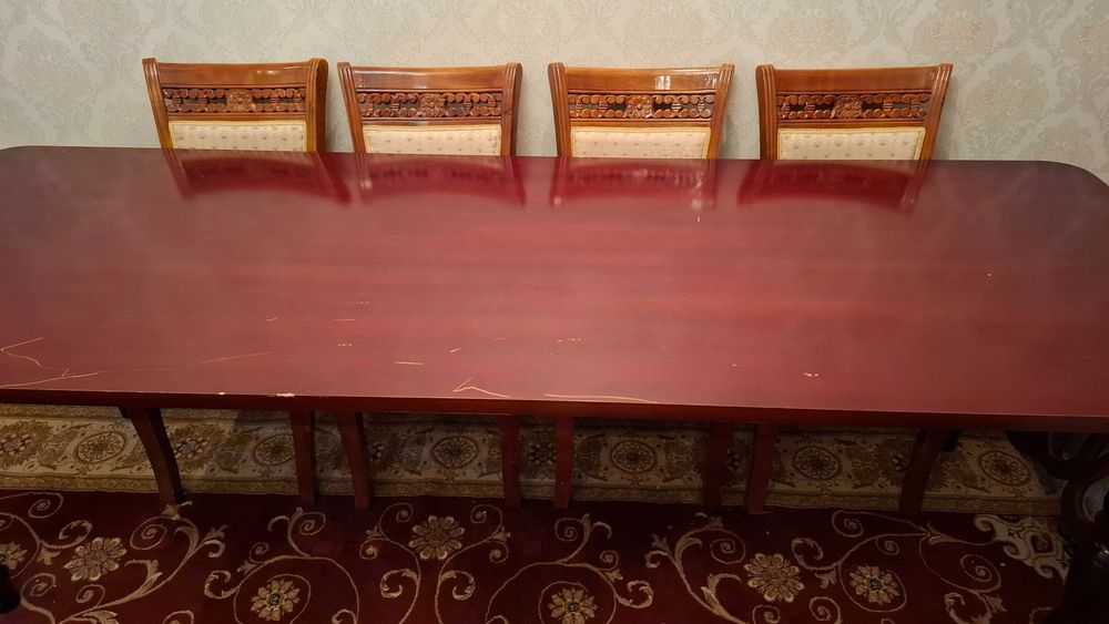 Стол (в гостиную/зал)