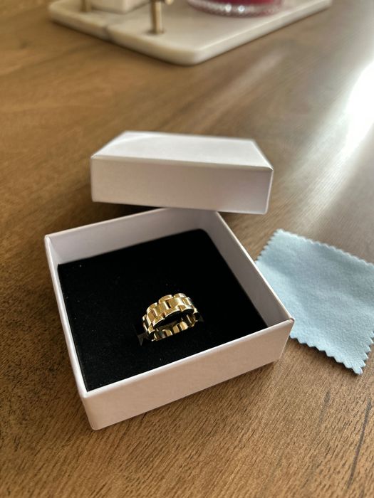 Дамски пръстен подарък