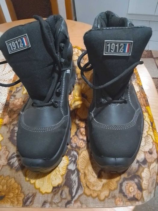 Продавам мъжки зимни обувки