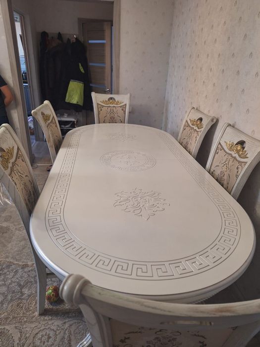 Стол и стулья продажа