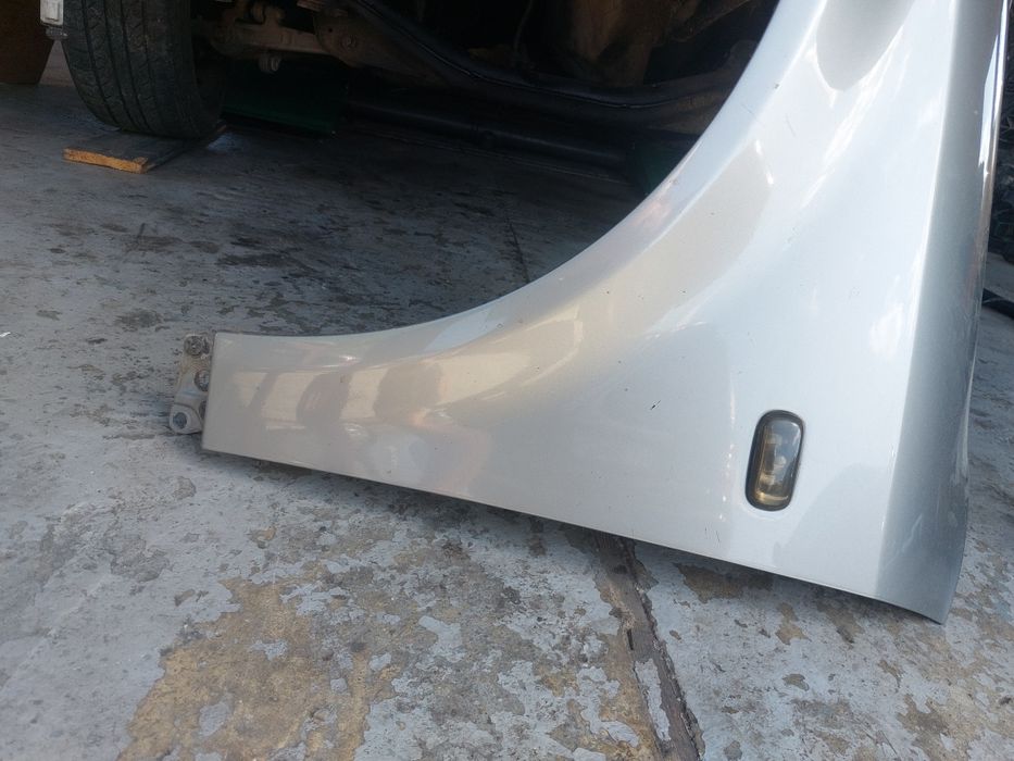 Aripa stanga fata AUDI A4 B6 model 2001 - 2005 cod culoare LY7Q