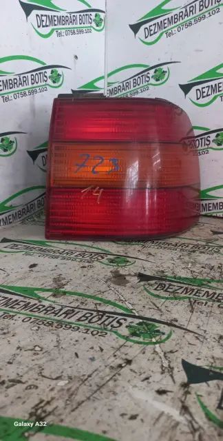 Lampa / Tripla stop dreapta pe aripa Volkswagen VW Passat 1994