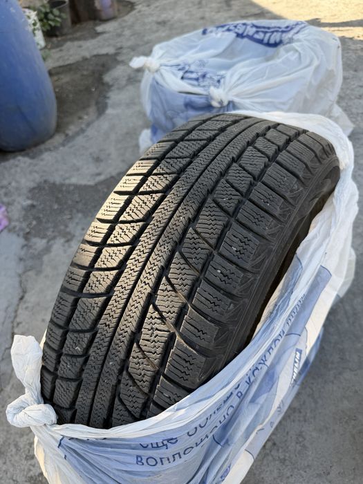 Продам шины TRIANGLE комплект зима 215/60/R16