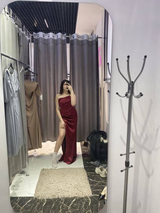 Продам платье новое. Размер 44-46