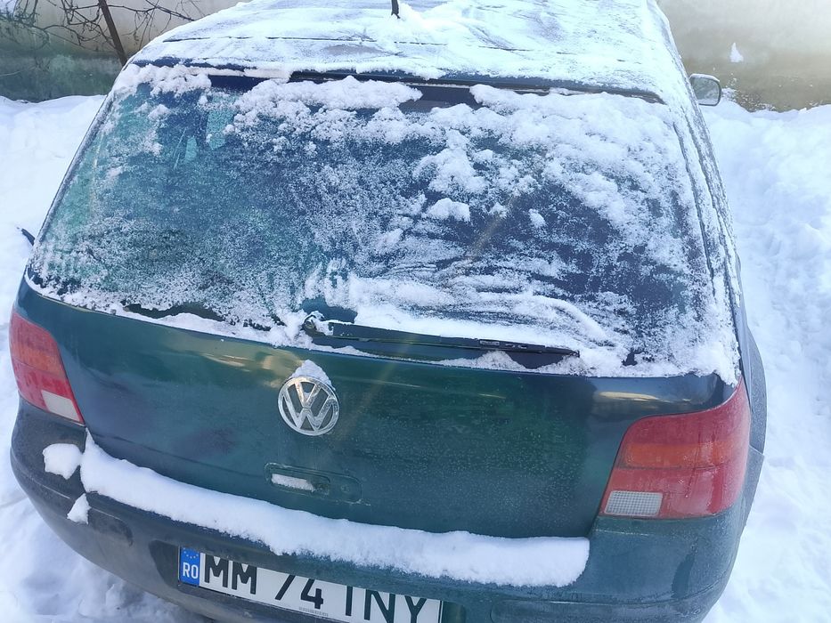Vand  golf 4 1.4 benzina