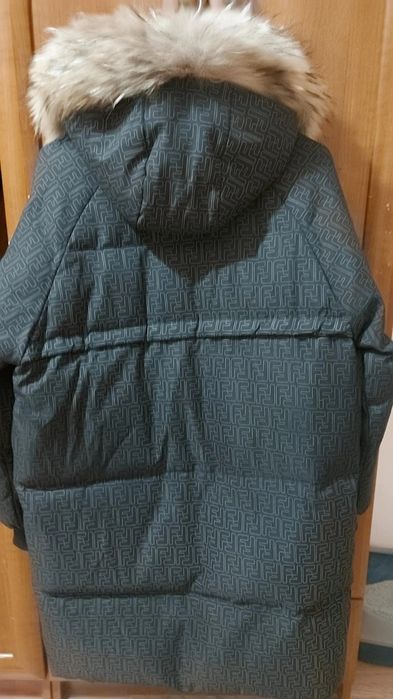 Куртка весна продам