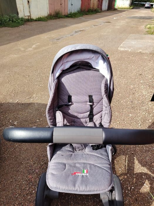 Продам коляску три водном имеется люлька