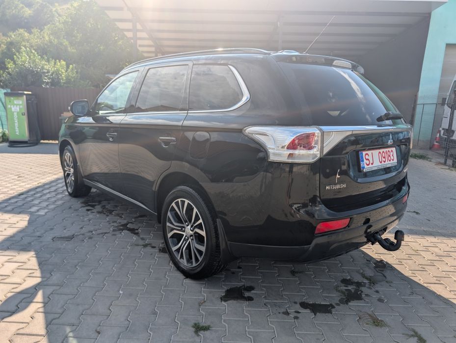 Mitsubishi Outlander 3