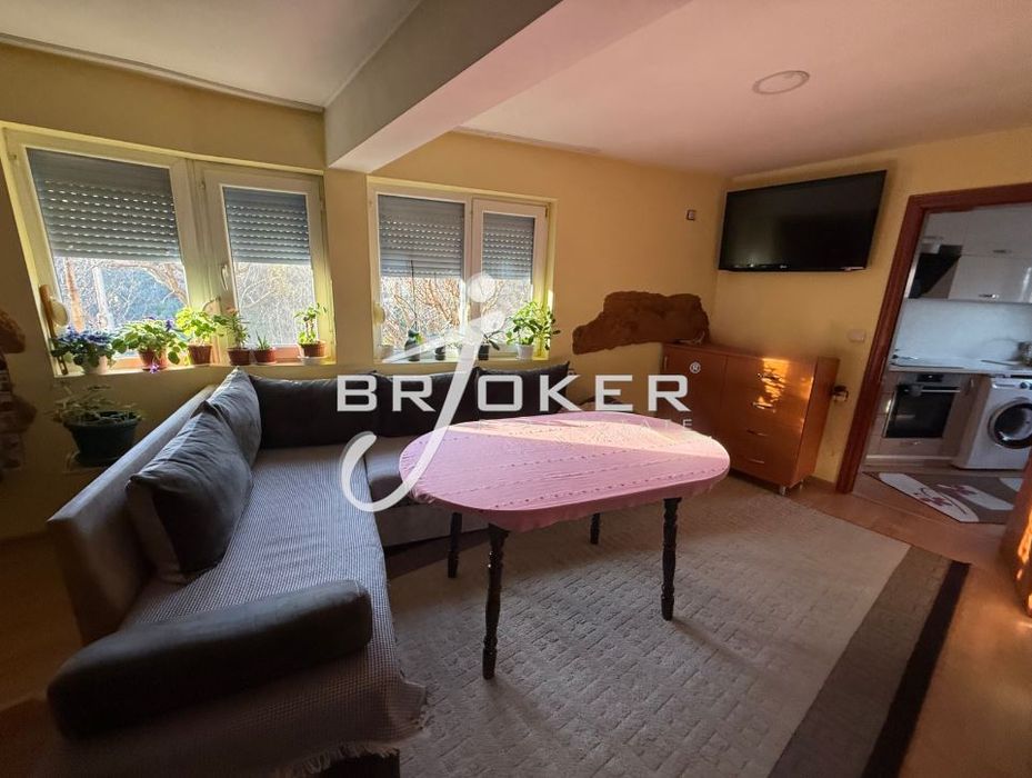 Къща в Кърджали-с.Резбарци площ 180 цена 280000