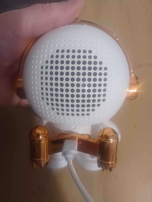 LED Bluetooth Високоговорител – Астронавт, RGB светлини, Нов